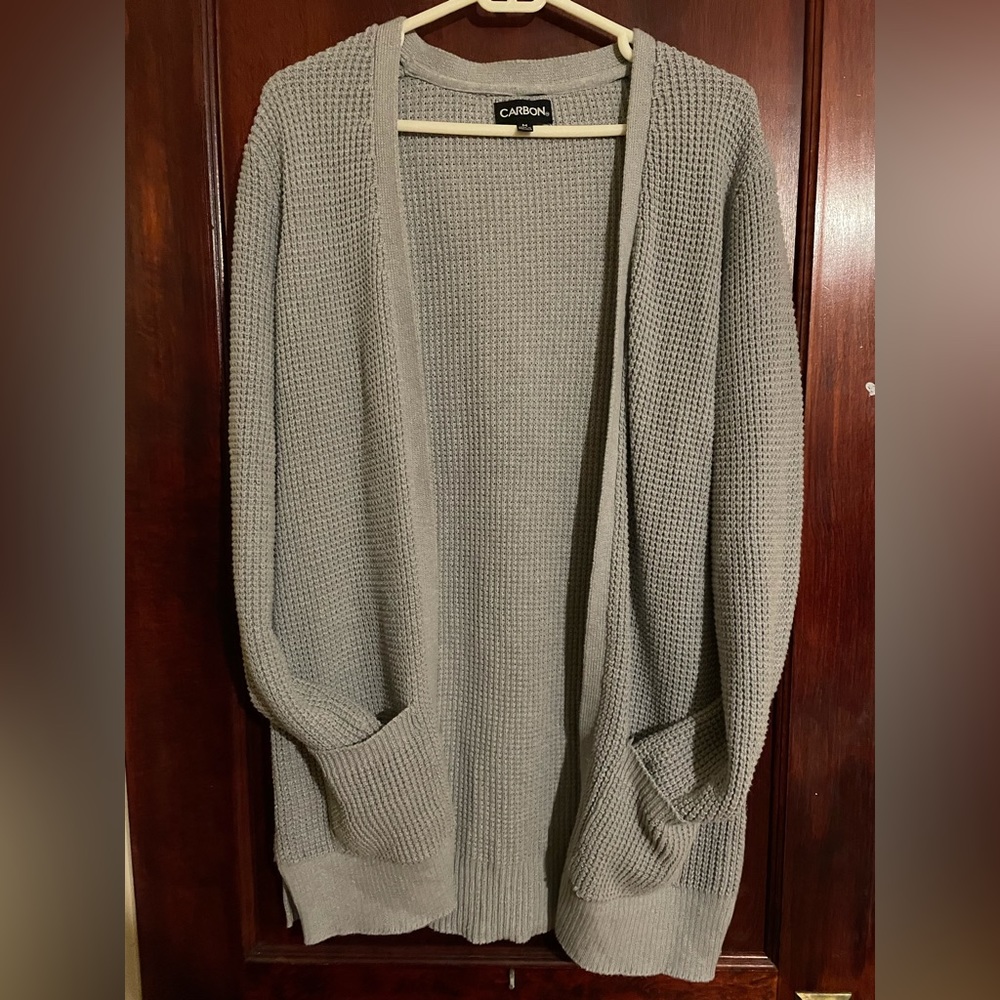 Light gray knitted cardigan